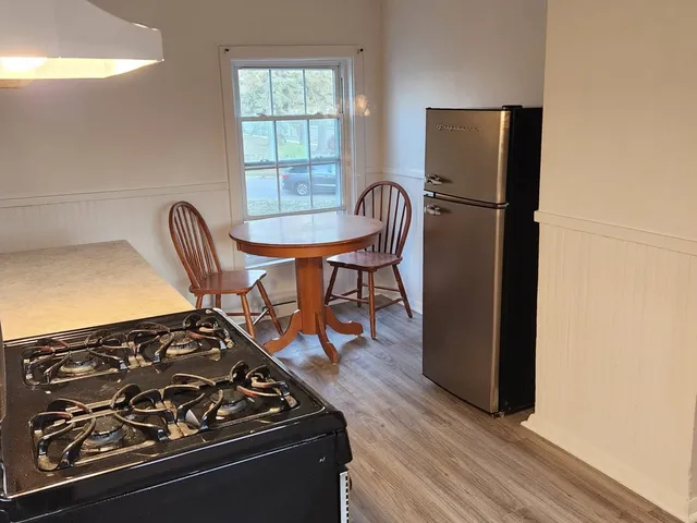 $1,400 | 122 Dole Avenue, Unit 2, Crystal Lake, IL 60014