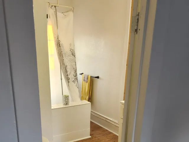 $1,400 | 122 Dole Avenue, Unit 2, Crystal Lake, IL 60014