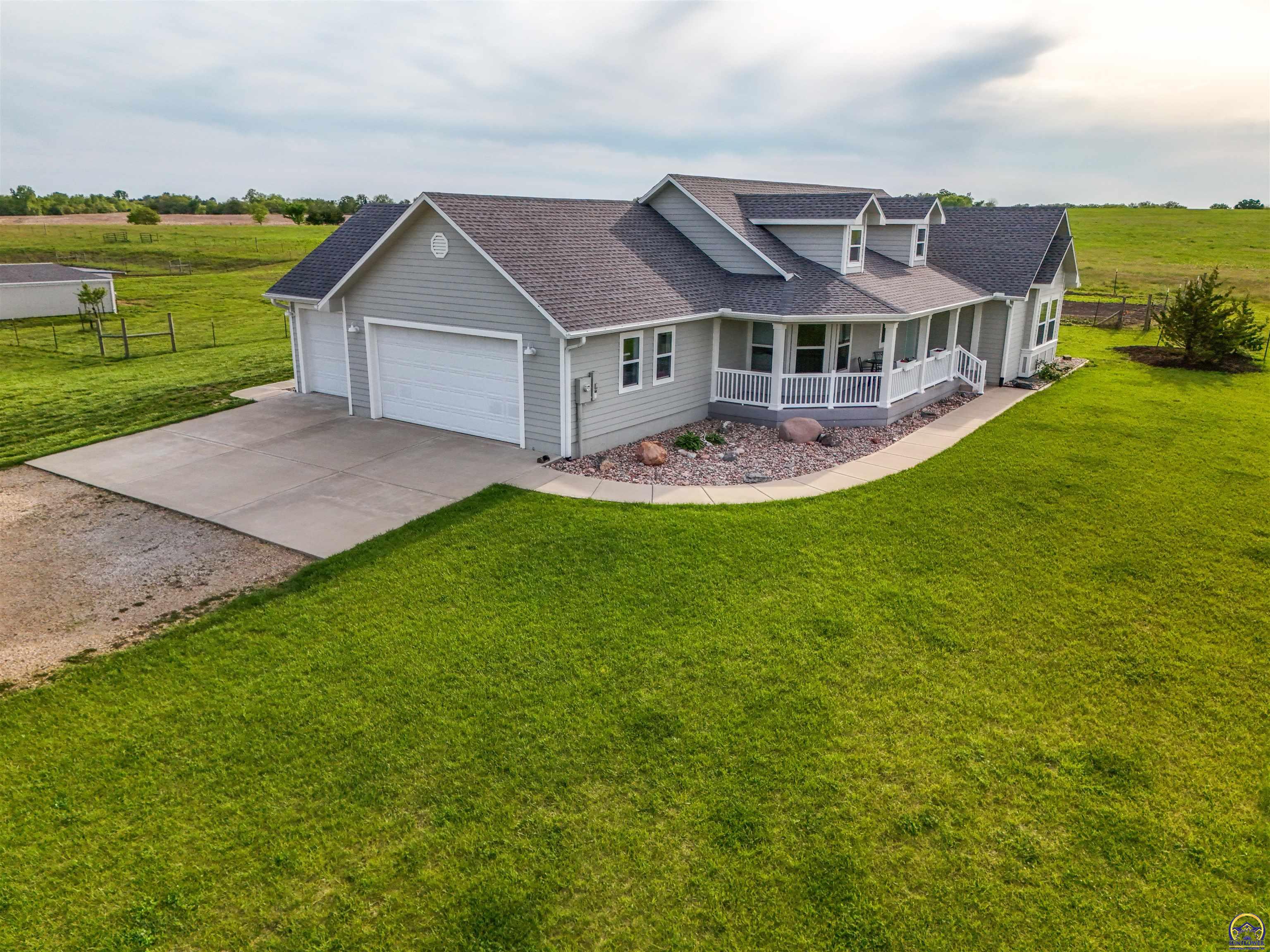 14787 198th Road Mayetta, KS 66509 - Photo 2 of 52