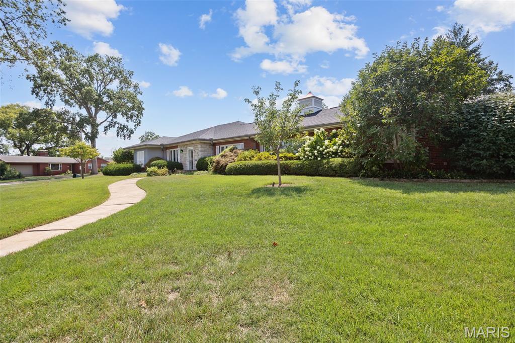 5901 Highfield Road St. Louis, MO 63109 - Photo 2 of 55 Gallery Image 2