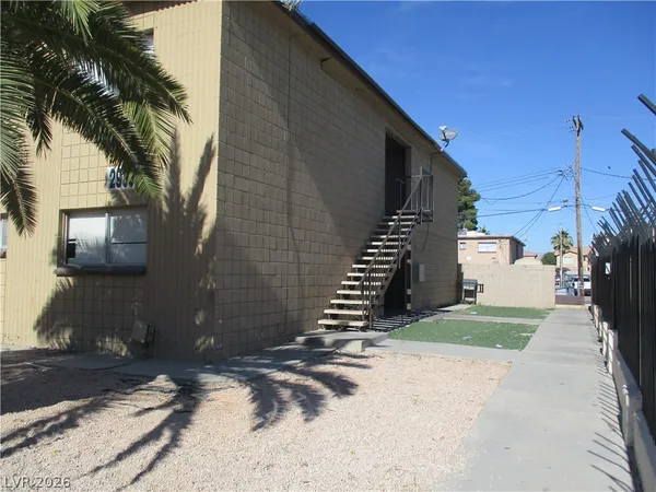 $900 | 2933 East Elm Avenue, Unit 4, Las Vegas, NV 89101