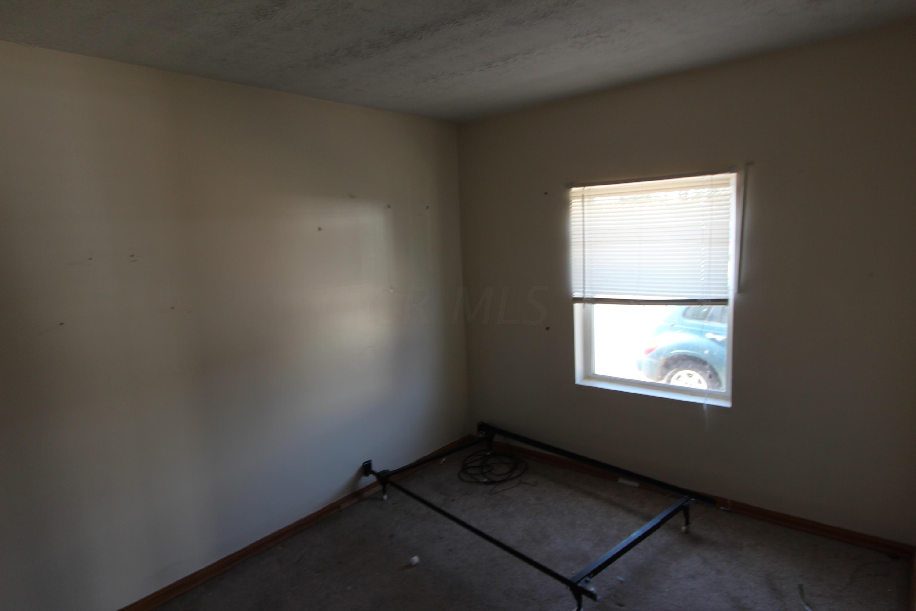 92 South Madison Road London, OH 43140 - Photo 3 of 8 Gallery Image 3