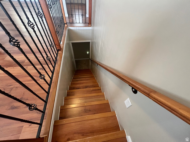 640 West Cyn Road Ferron, UT 84523 - Photo 21 of 45 View of stairs