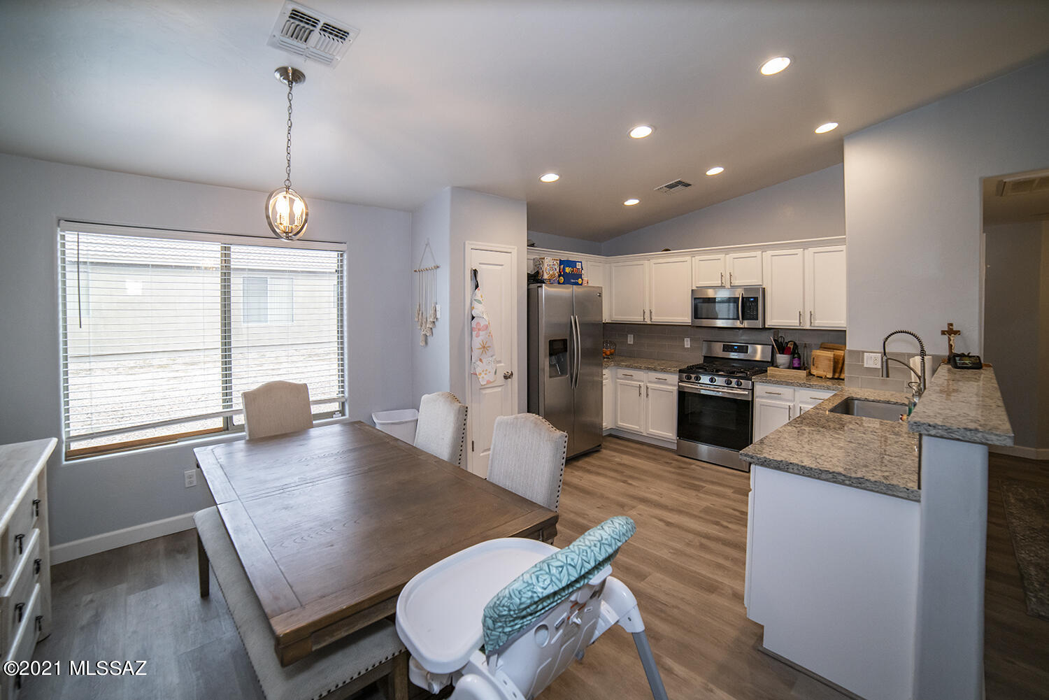 3386 South Desert Promenade Road Tucson, AZ 85735 - Photo 3 of 20