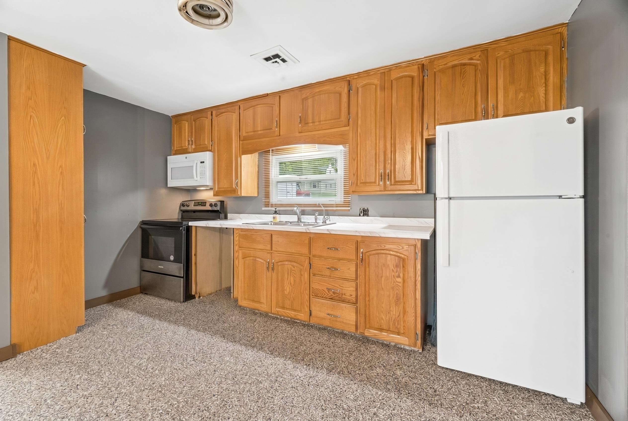 4533 Grandview Road Larsen, WI 54947 - Photo 7 of 32