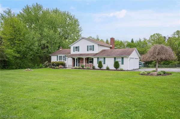 $339,900 | 10471 Meadowhurst Lane, Chardon, OH 44024