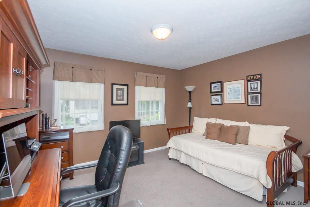 13 Squire Road Colonie, NY 12304 - Photo 19 of 47 Photo 20