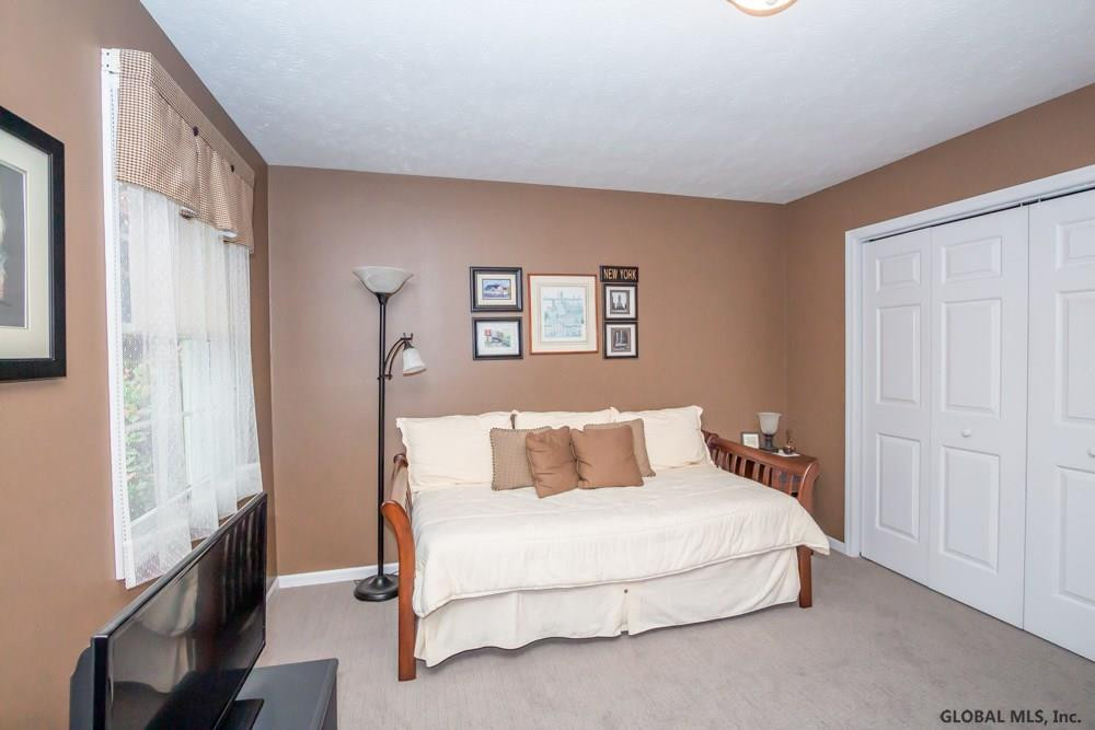 13 Squire Road Colonie, NY 12304 - Photo 20 of 47 Photo 21