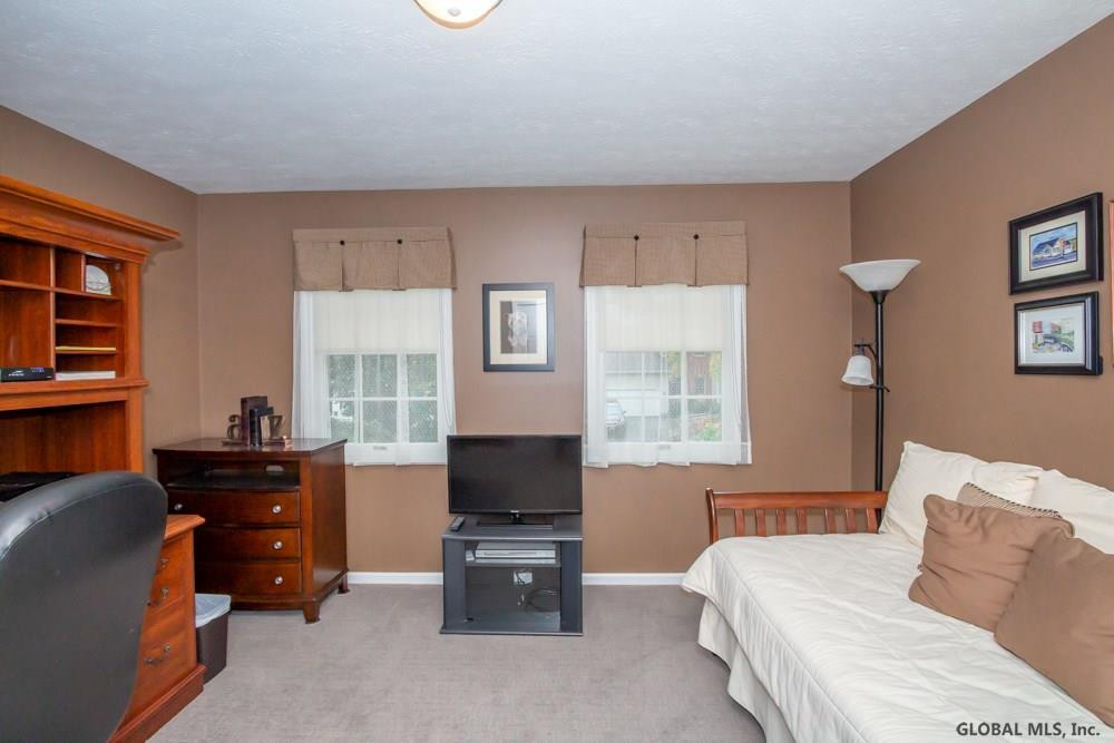 13 Squire Road Colonie, NY 12304 - Photo 21 of 47 Photo 22
