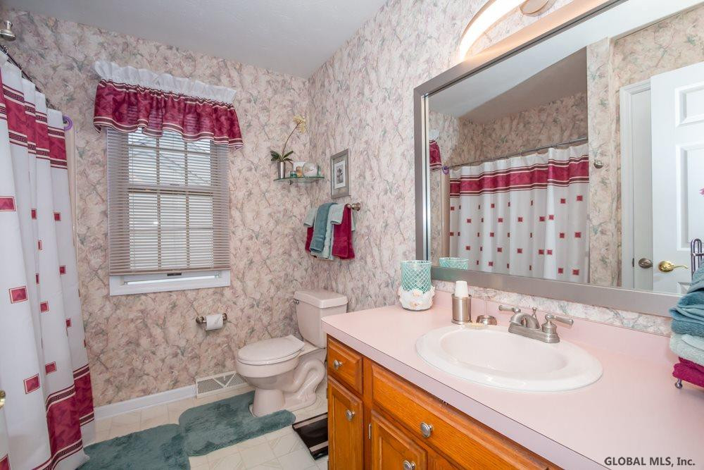 13 Squire Road Colonie, NY 12304 - Photo 22 of 47 Photo 23