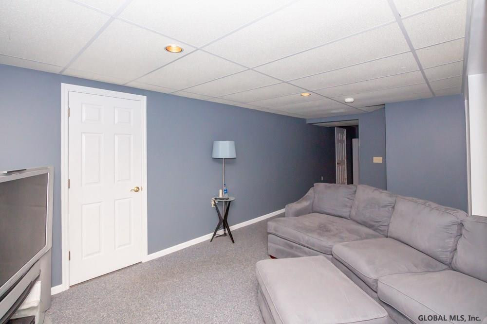 13 Squire Road Colonie, NY 12304 - Photo 33 of 47 Photo 34