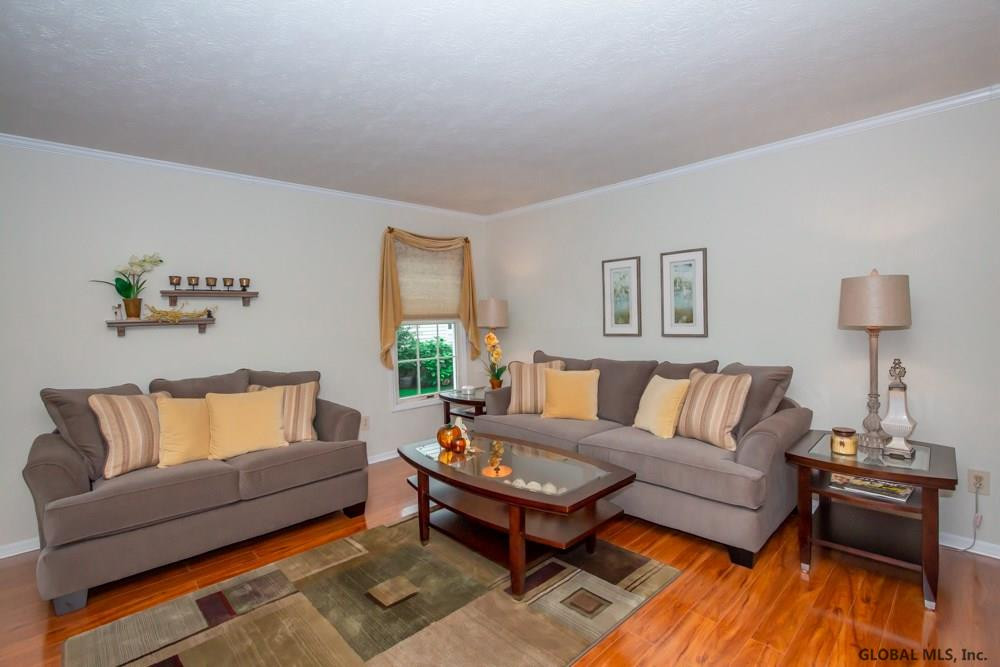 13 Squire Road Colonie, NY 12304 - Photo 4 of 47 Photo 4