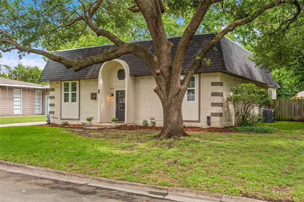 3116 Alexander Avenue Waco, TX 76708 - Photo 39 of 40 a front view of house with yard