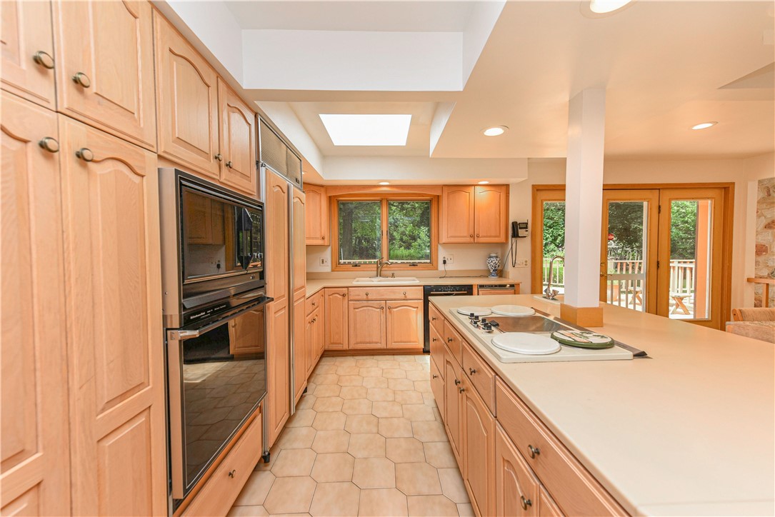 10 Kitty Hawk Drive Pittsford, NY 14534 - Photo 8 of 37