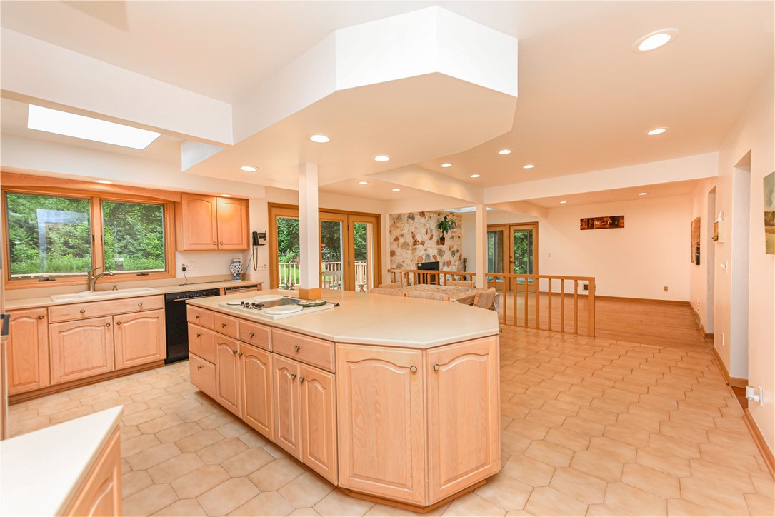 10 Kitty Hawk Drive Pittsford, NY 14534 - Photo 9 of 37