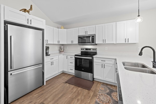611 South Walnut Street Seneca, SC 29678 - Photo 9 of 31 Bright, open kitchen with ample counter space and modern appliances for culinary pursuits.