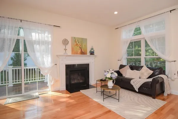 $6,300 | 33 Boardwalk Drive, Unit 33, Andover, MA 01810