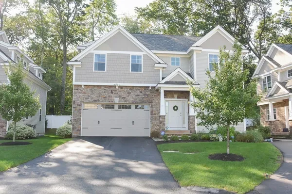 $6,300 | 33 Boardwalk Drive, Unit 33, Andover, MA 01810