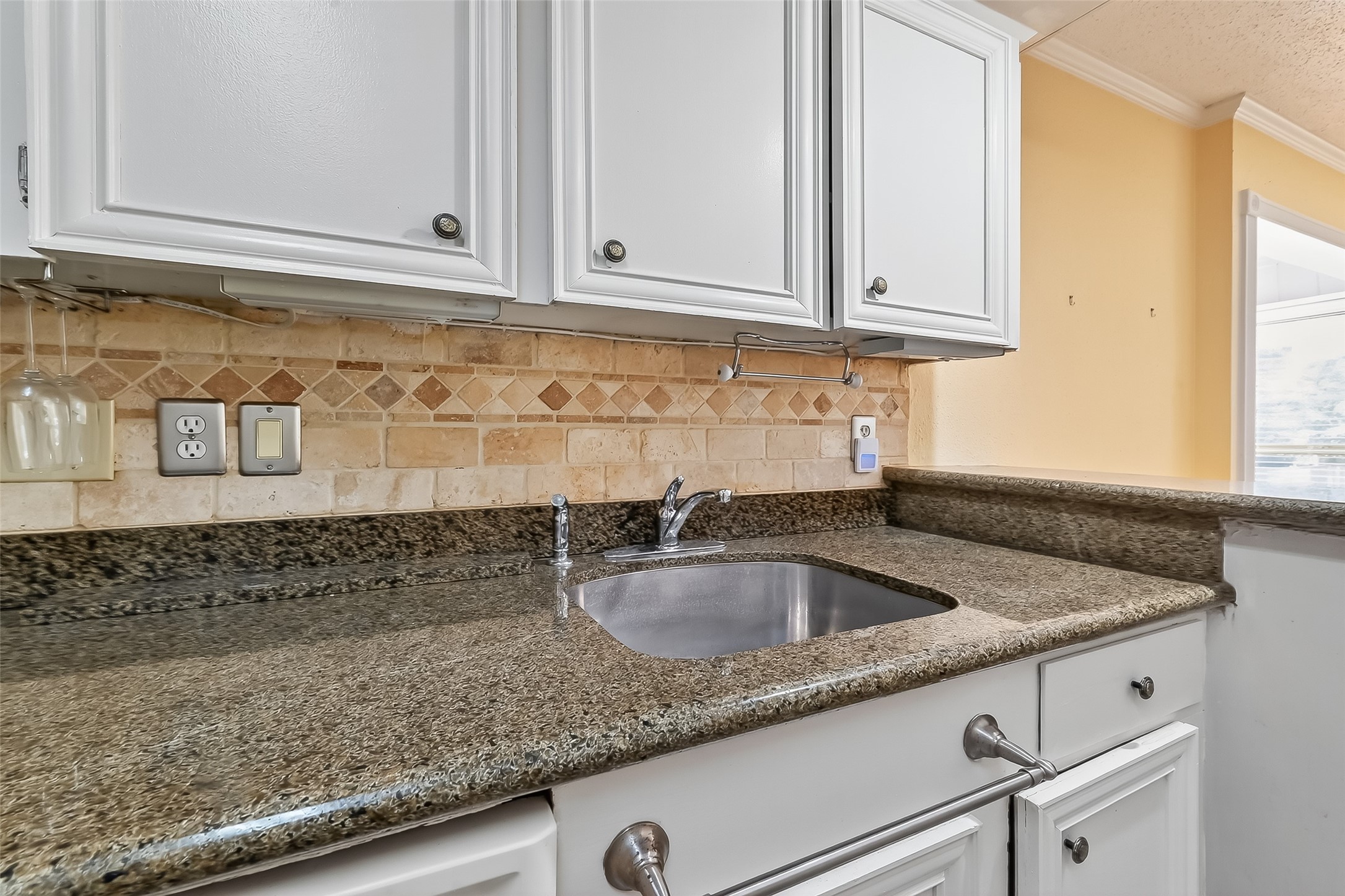909 Silber Road, Unit 16C Houston, TX 77024 - Photo 12 of 26 Gallery Image 12