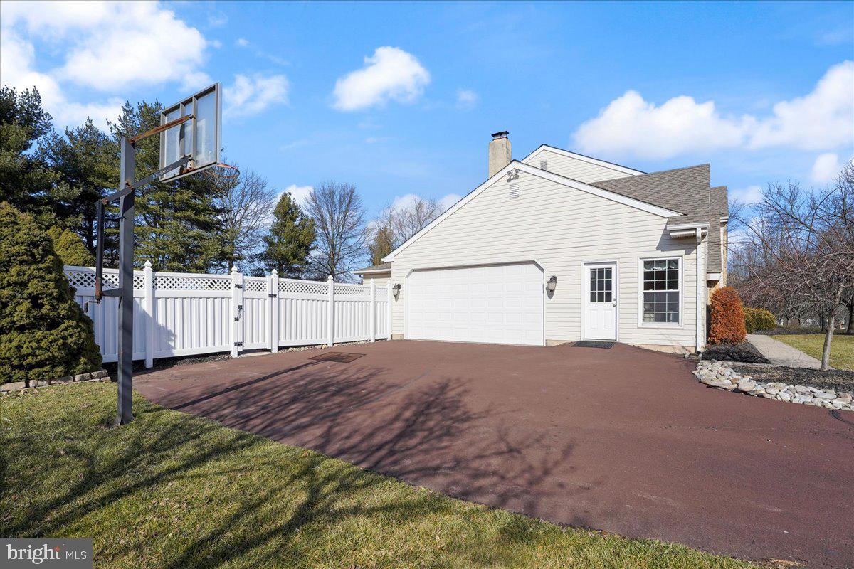 2228 Locust Drive Lansdale, PA 19446 - Photo 5 of 57 Side Entry Garage