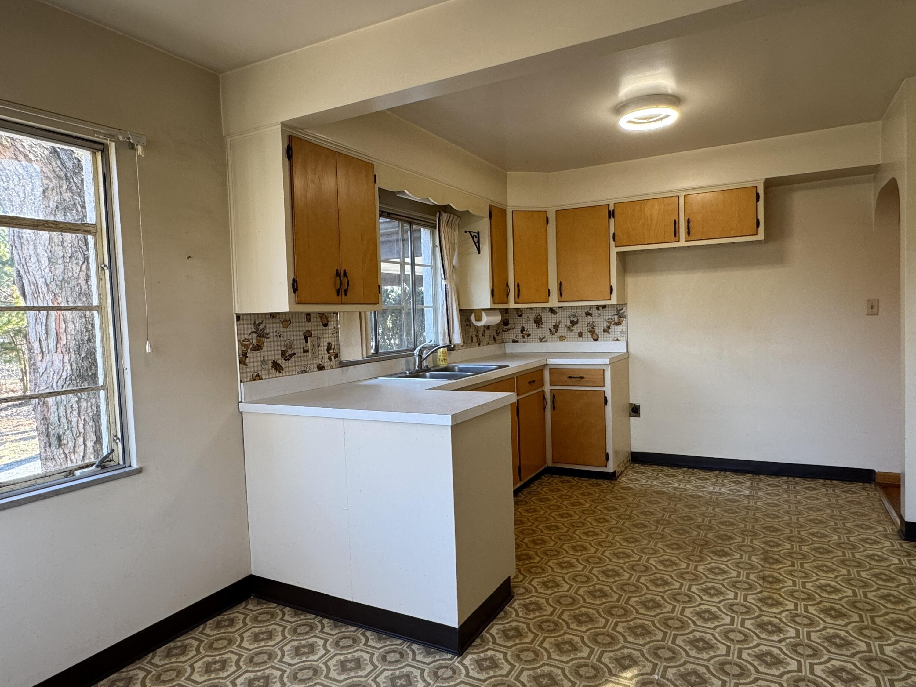 2272 Fishinger Road Columbus, OH 43220 - Photo 12 of 34 Kitchen 2