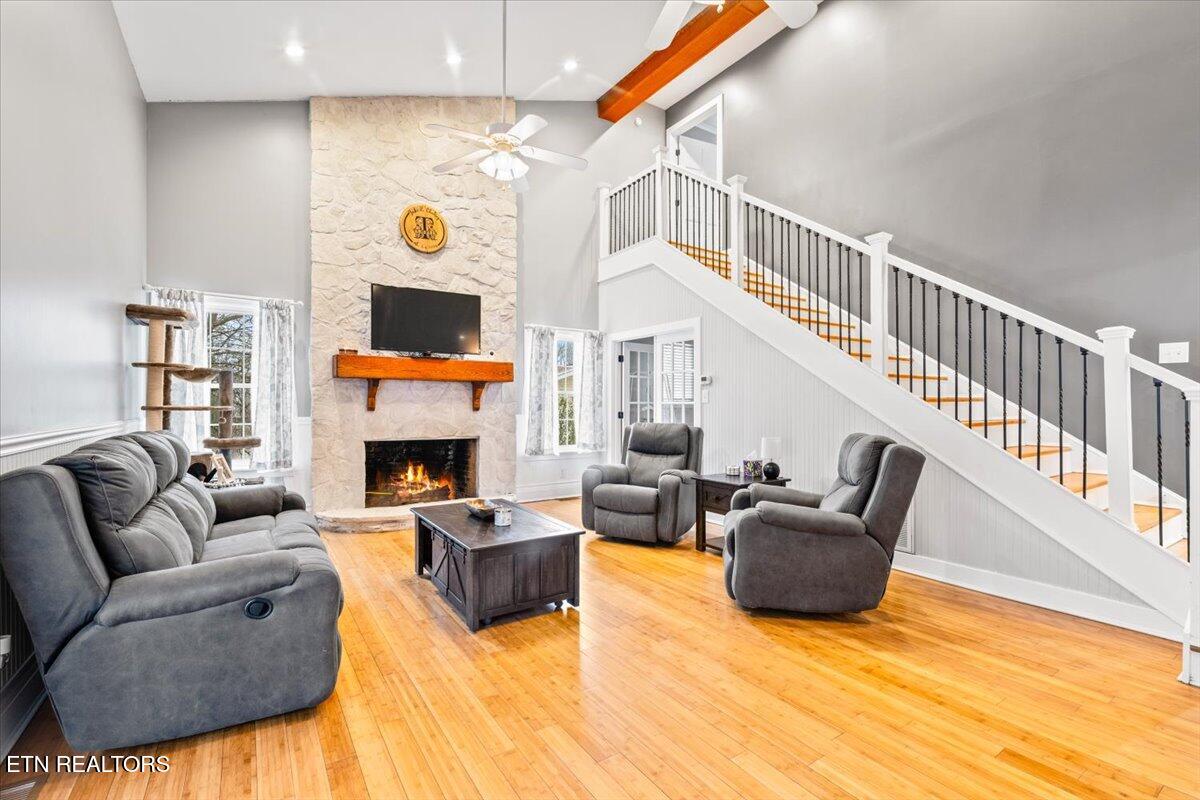 125 Denise Drive Speedwell, TN 37870 - Photo 13 of 51 Living room