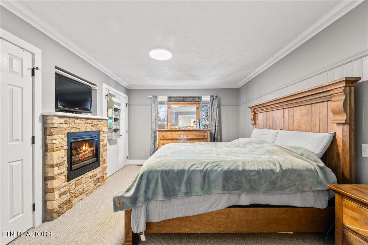 125 Denise Drive Speedwell, TN 37870 - Photo 19 of 51 Main bedroom