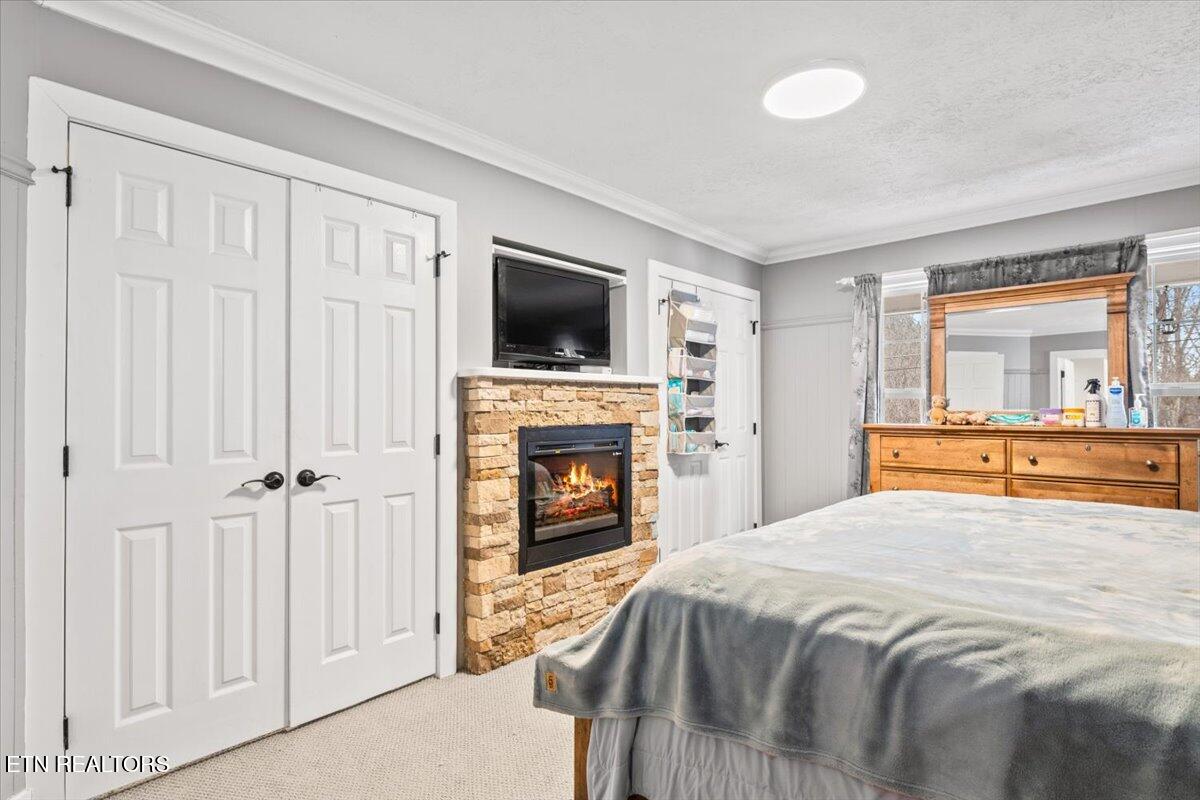 125 Denise Drive Speedwell, TN 37870 - Photo 20 of 51 Main bedroom