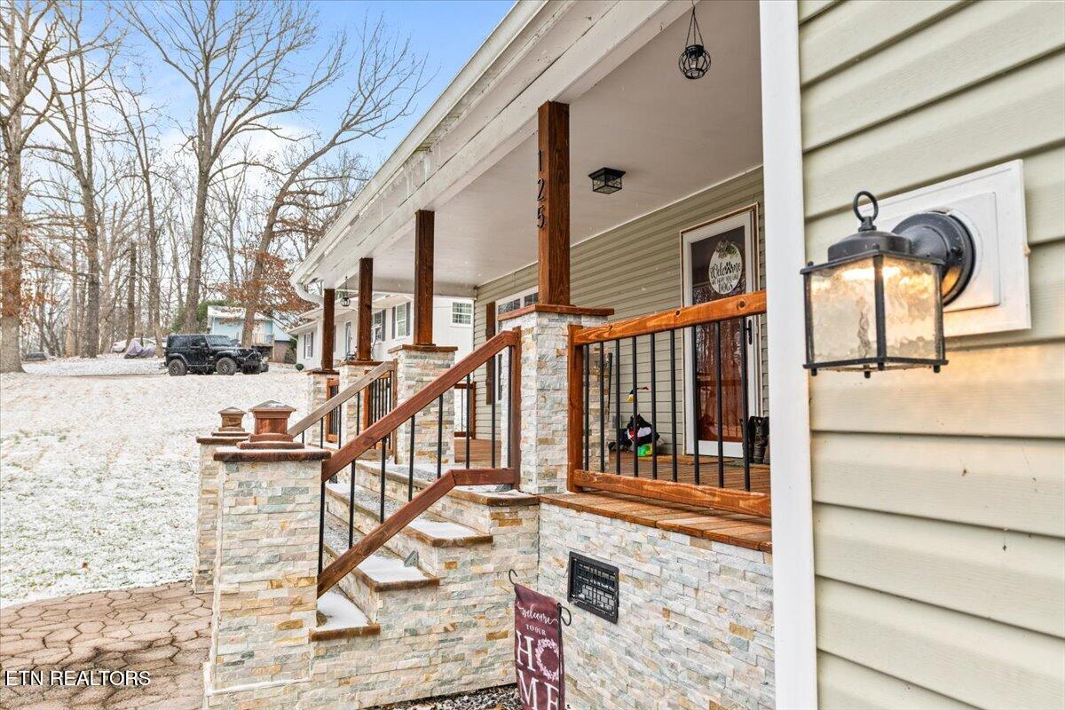 125 Denise Drive Speedwell, TN 37870 - Photo 2 of 51 Inviting entrance