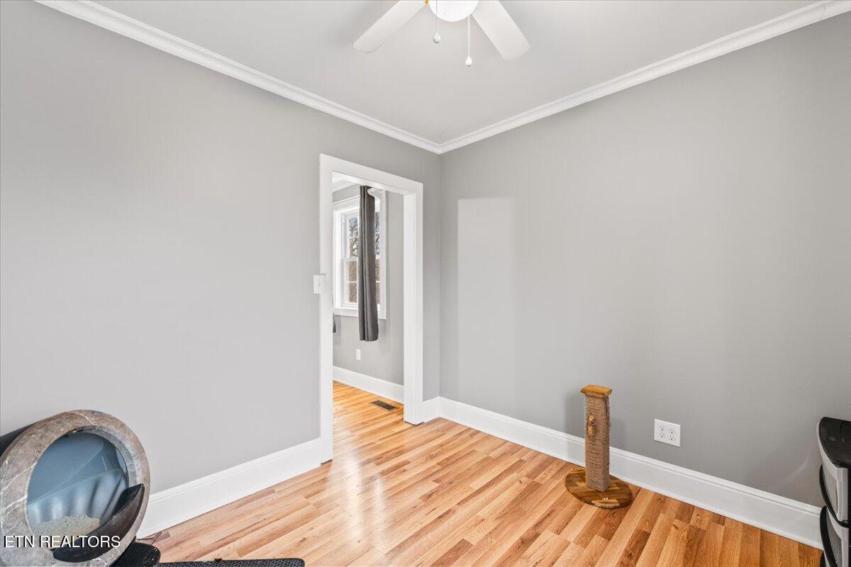 125 Denise Drive Speedwell, TN 37870 - Photo 30 of 51 guest room