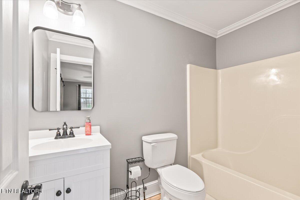 125 Denise Drive Speedwell, TN 37870 - Photo 33 of 51 Guest bath