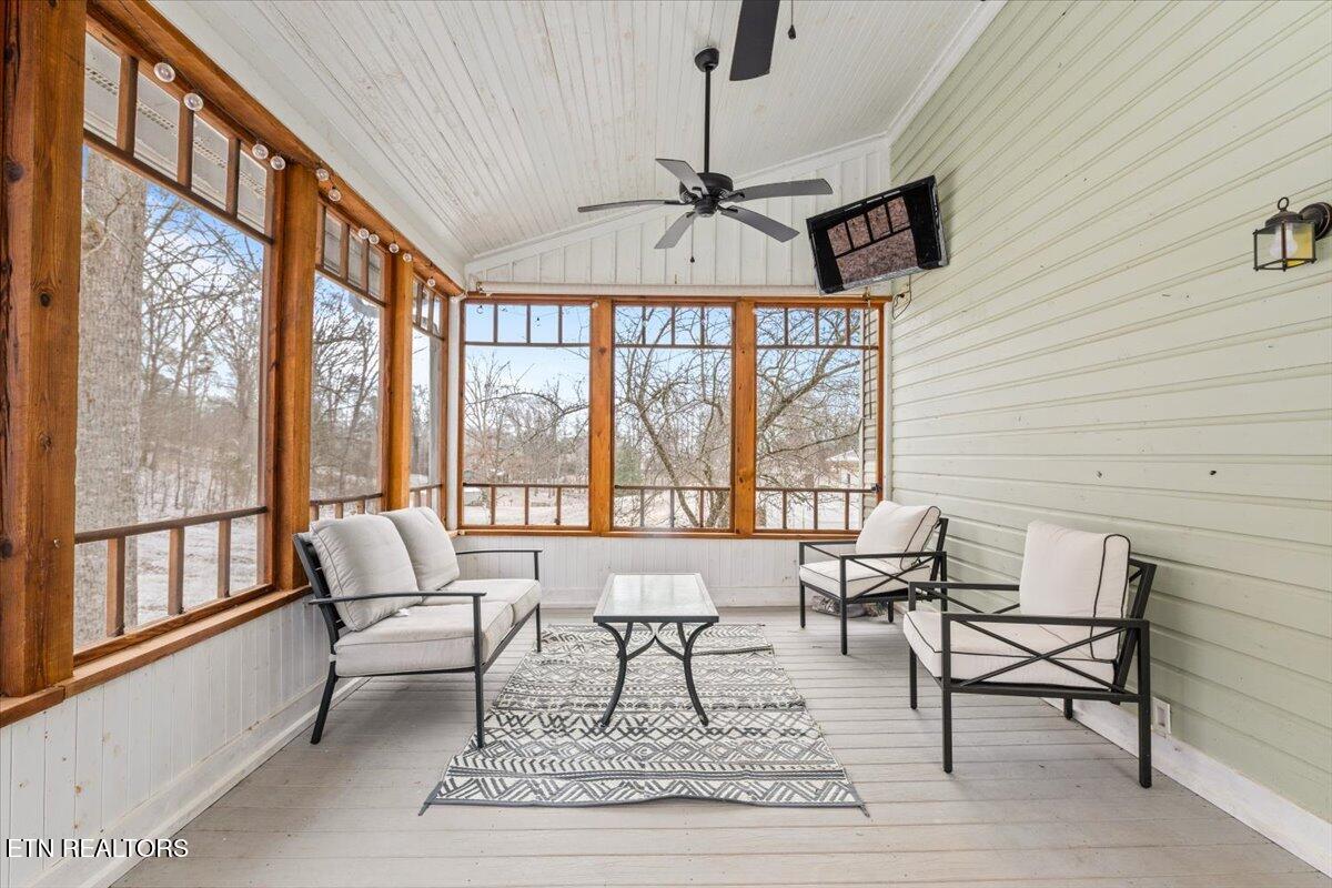 125 Denise Drive Speedwell, TN 37870 - Photo 37 of 51 screened porch