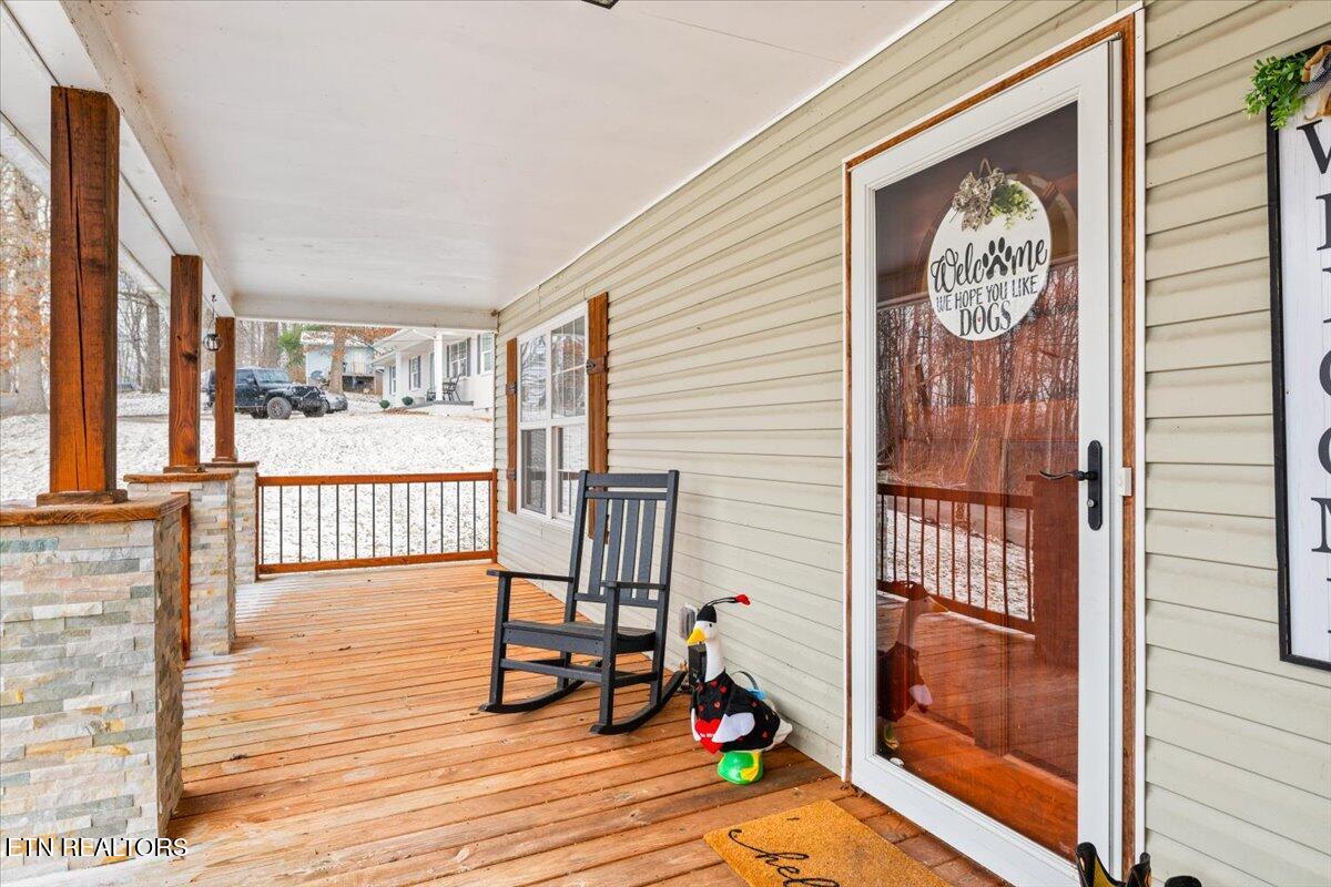 125 Denise Drive Speedwell, TN 37870 - Photo 39 of 51 covered front porch