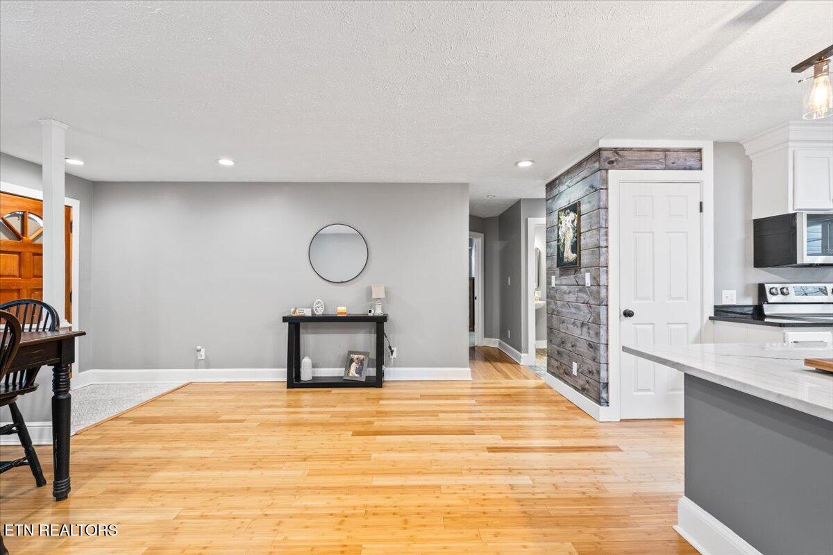 125 Denise Drive Speedwell, TN 37870 - Photo 5 of 51 Dining Area