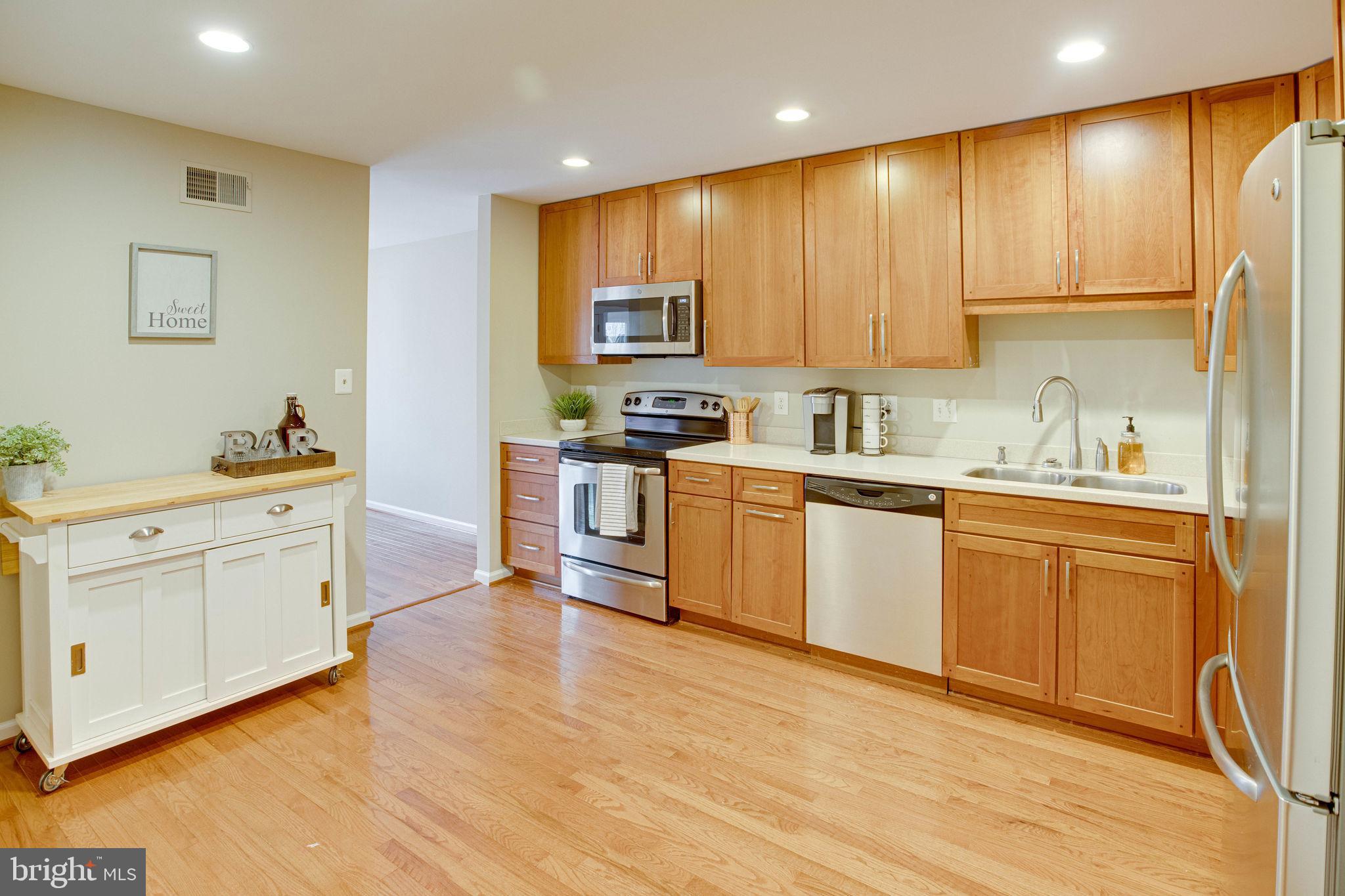 5802 Canvasback Road Burke, VA 22015 - Photo 18 of 57 Kitchen
