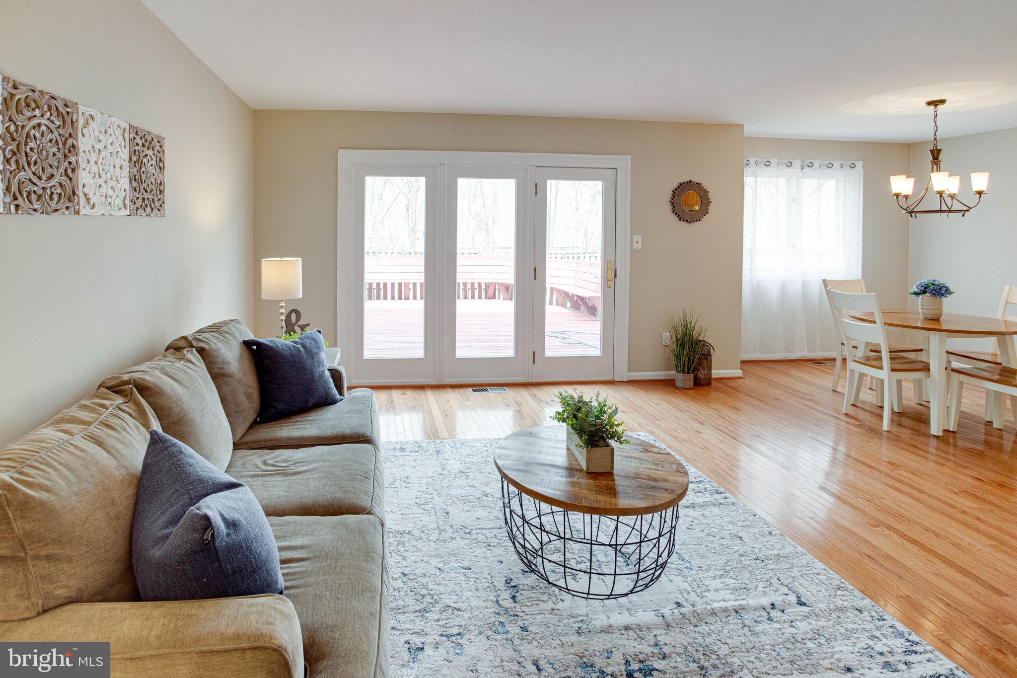 5802 Canvasback Road Burke, VA 22015 - Photo 8 of 57 Living Room