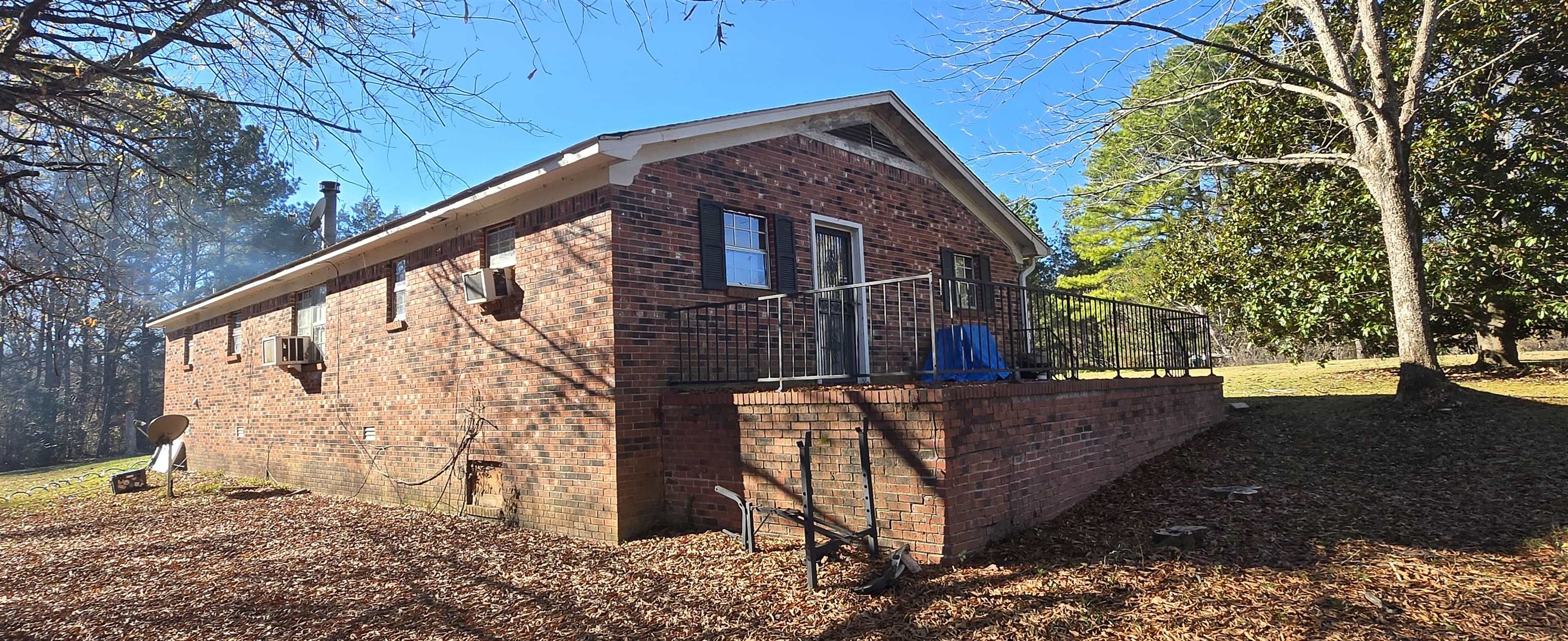 2260 Hebron Road Middleton, TN 38052 - Photo 2 of 12 a brick building with a large windows