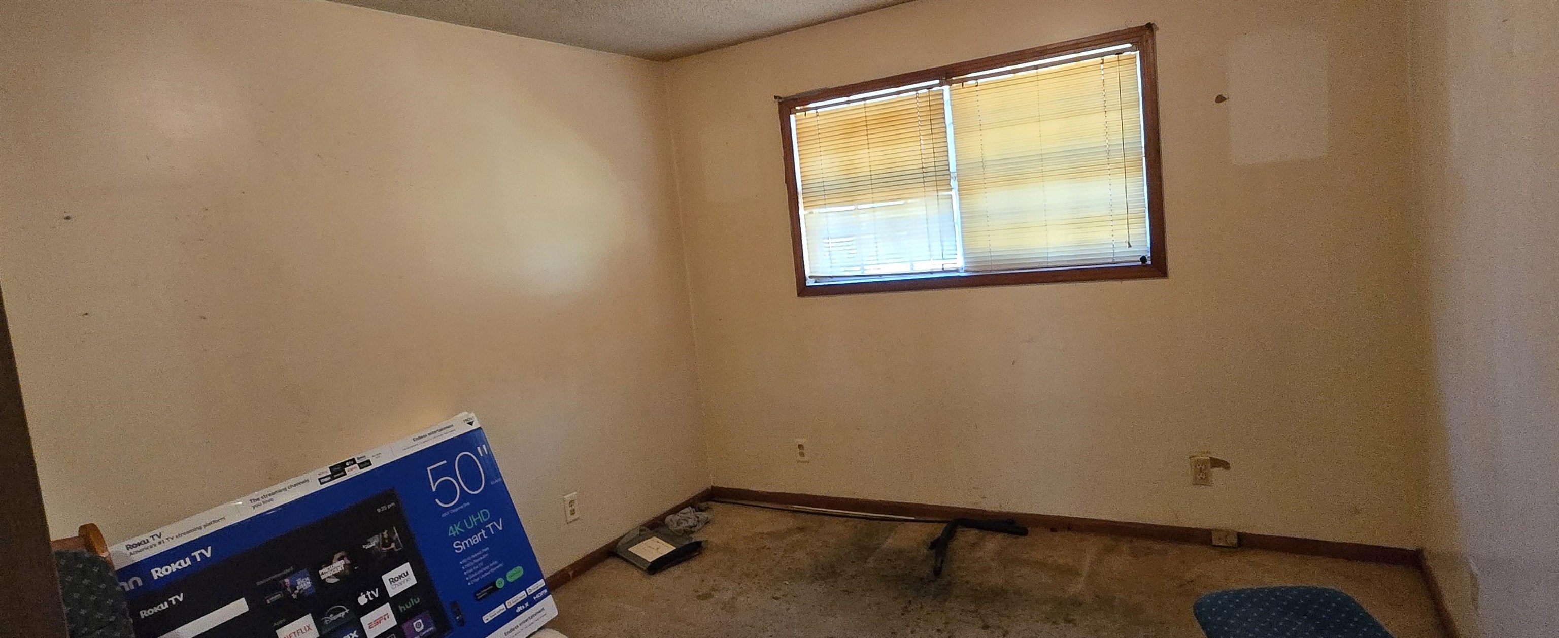 2260 Hebron Road Middleton, TN 38052 - Photo 8 of 12 an empty room with a window