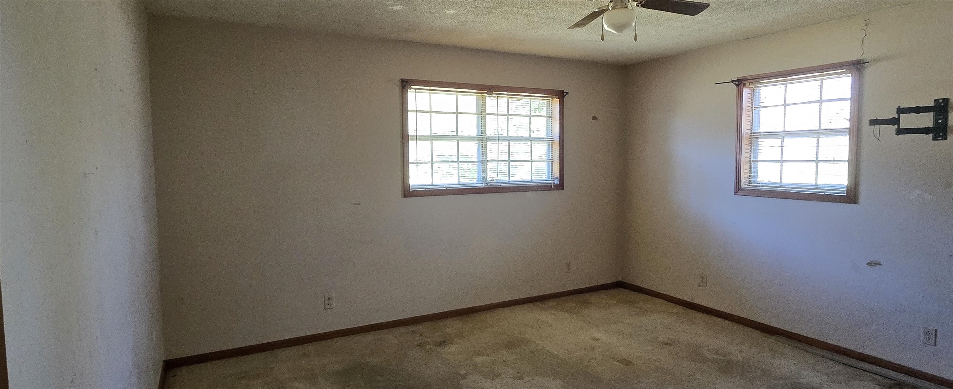 2260 Hebron Road Middleton, TN 38052 - Photo 9 of 12 an empty room with a window