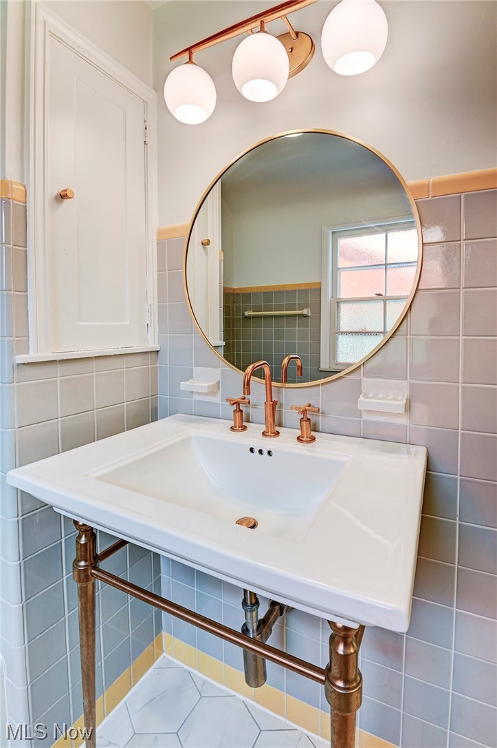14221 South Woodland Road Cleveland, OH 44120 - Photo 20 of 34