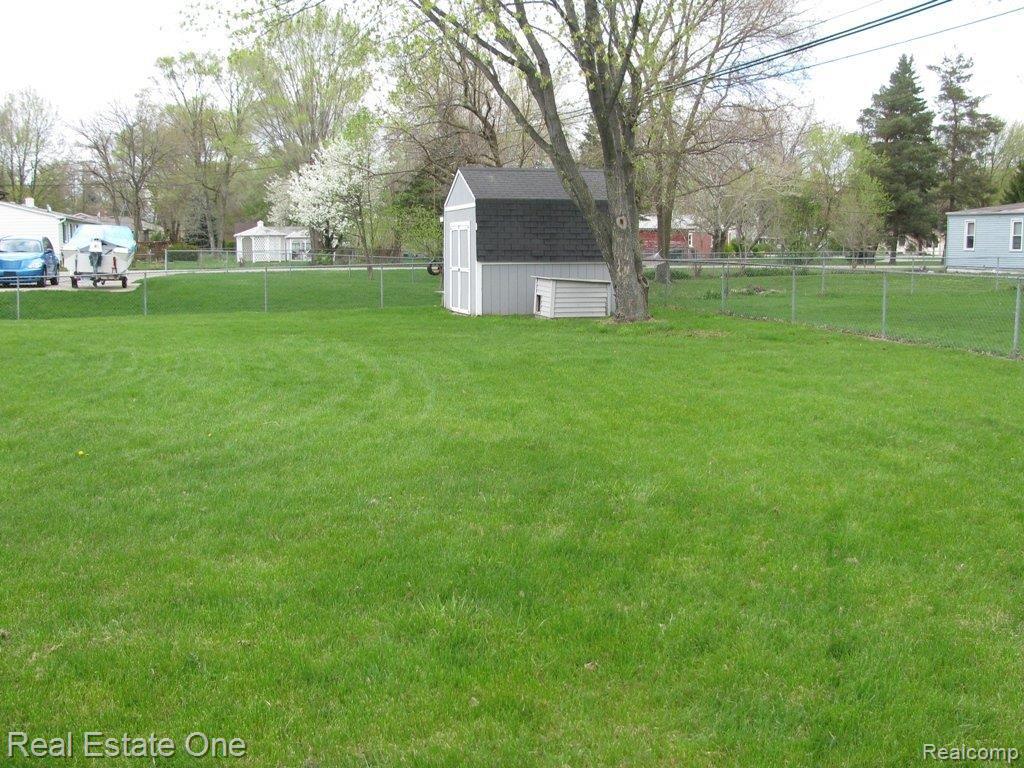 3125 Eastern Avenue Rochester, MI 48307 - Photo 18 of 22 Storage Shed