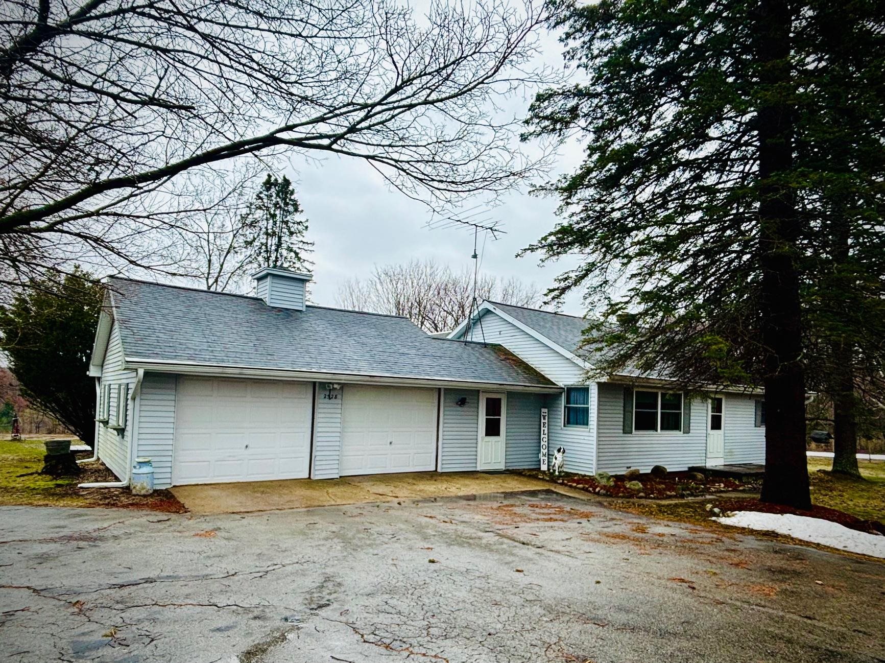 2528 Muckle Road Central Lake, MI 49622 - Photo 6 of 41