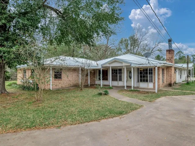 $215,000 | 312 Pinecrest Drive, Trinity, TX 75862