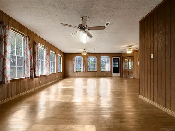 $215,000 | 312 Pinecrest Drive, Trinity, TX 75862