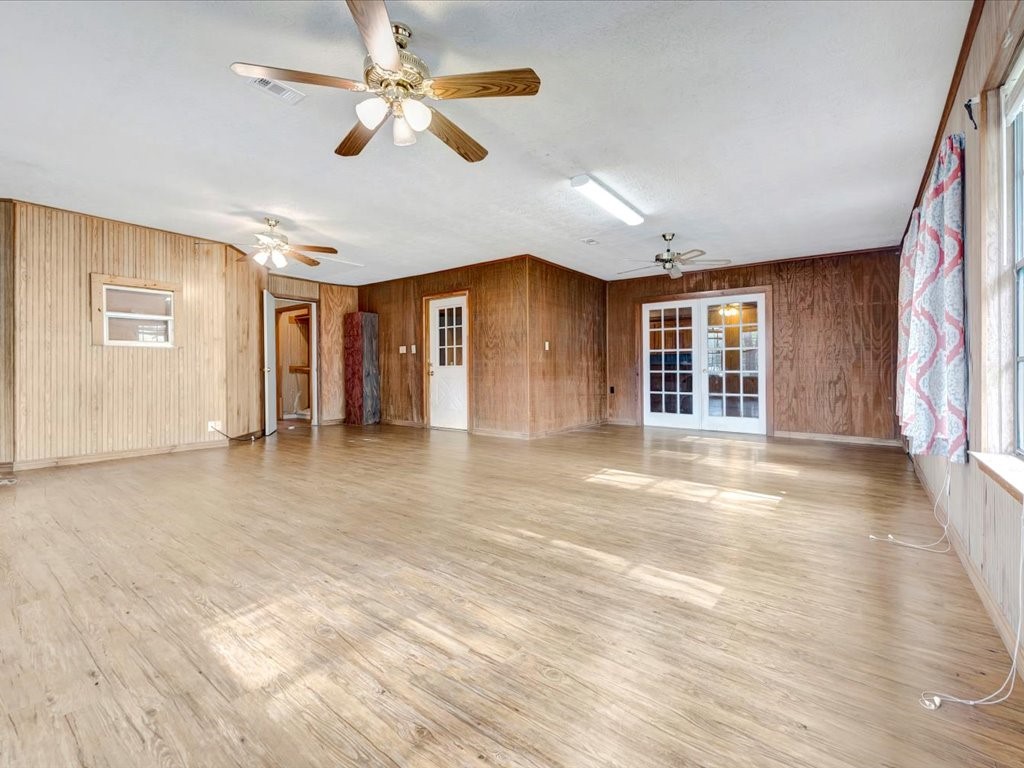 312 Pinecrest Drive Trinity, TX 75862 - Photo 17 of 34