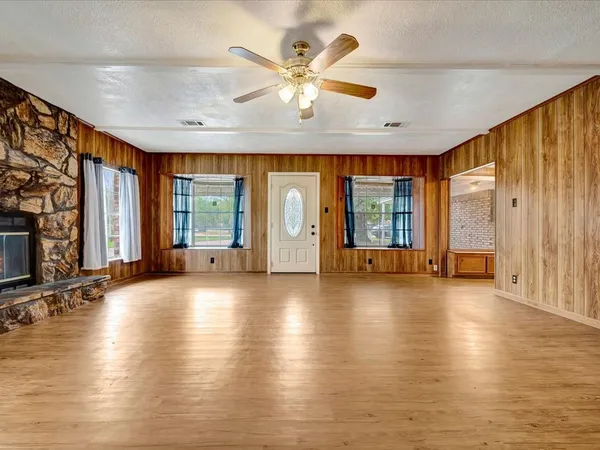 $215,000 | 312 Pinecrest Drive, Trinity, TX 75862