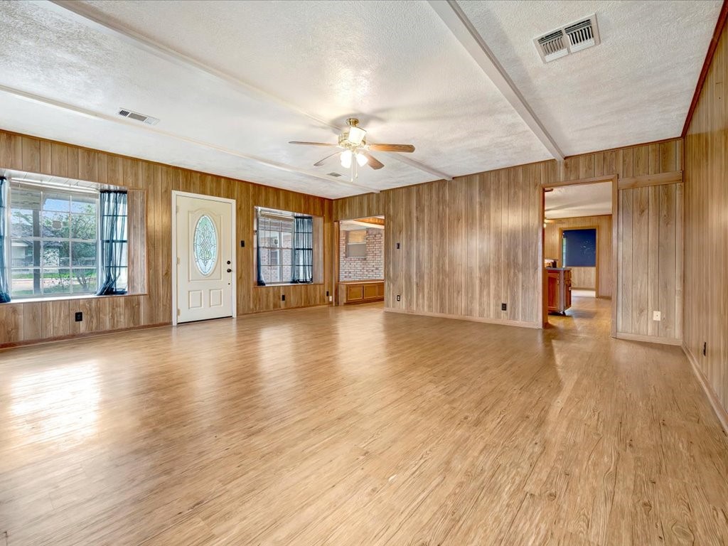 312 Pinecrest Drive Trinity, TX 75862 - Photo 7 of 34