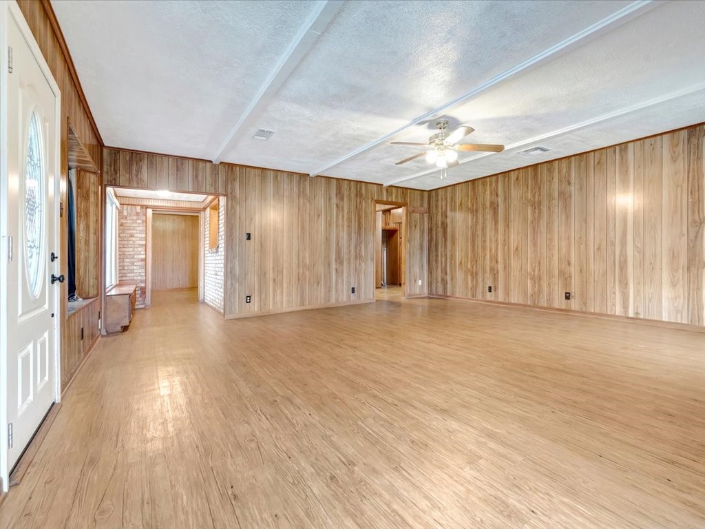 312 Pinecrest Drive Trinity, TX 75862 - Photo 8 of 34