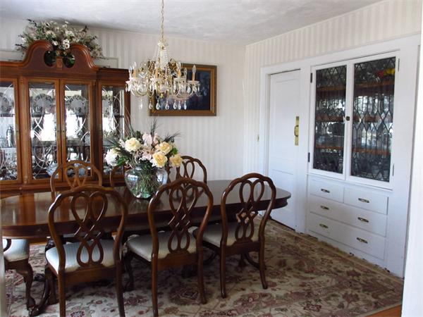 96 Monroe Road Quincy, MA 02169 - Photo 5 of 23 Gallery Image 5
