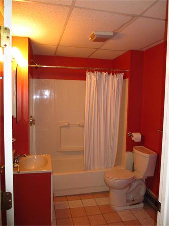 96 Monroe Road Quincy, MA 02169 - Photo 10 of 23 Gallery Image 10